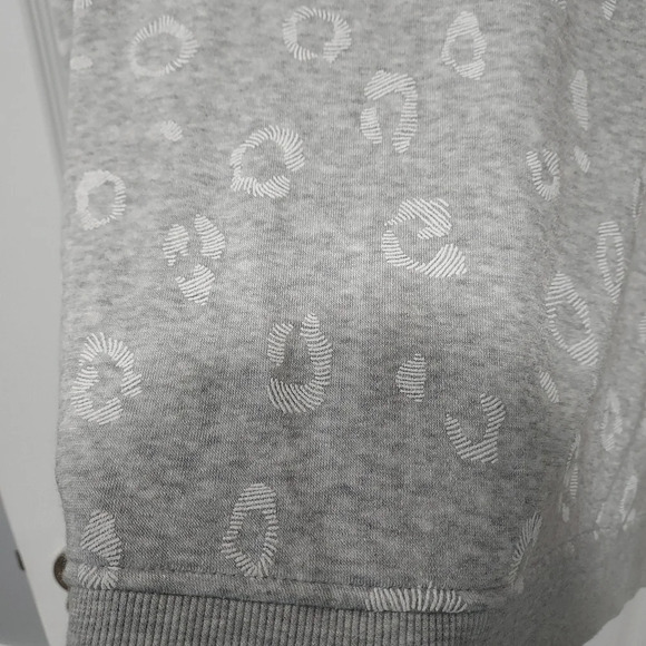 NWOT Jane + Delancey Gray Animal Print Long Sleeve Sweatshirt in Size 1X - Picture 7 of 10
